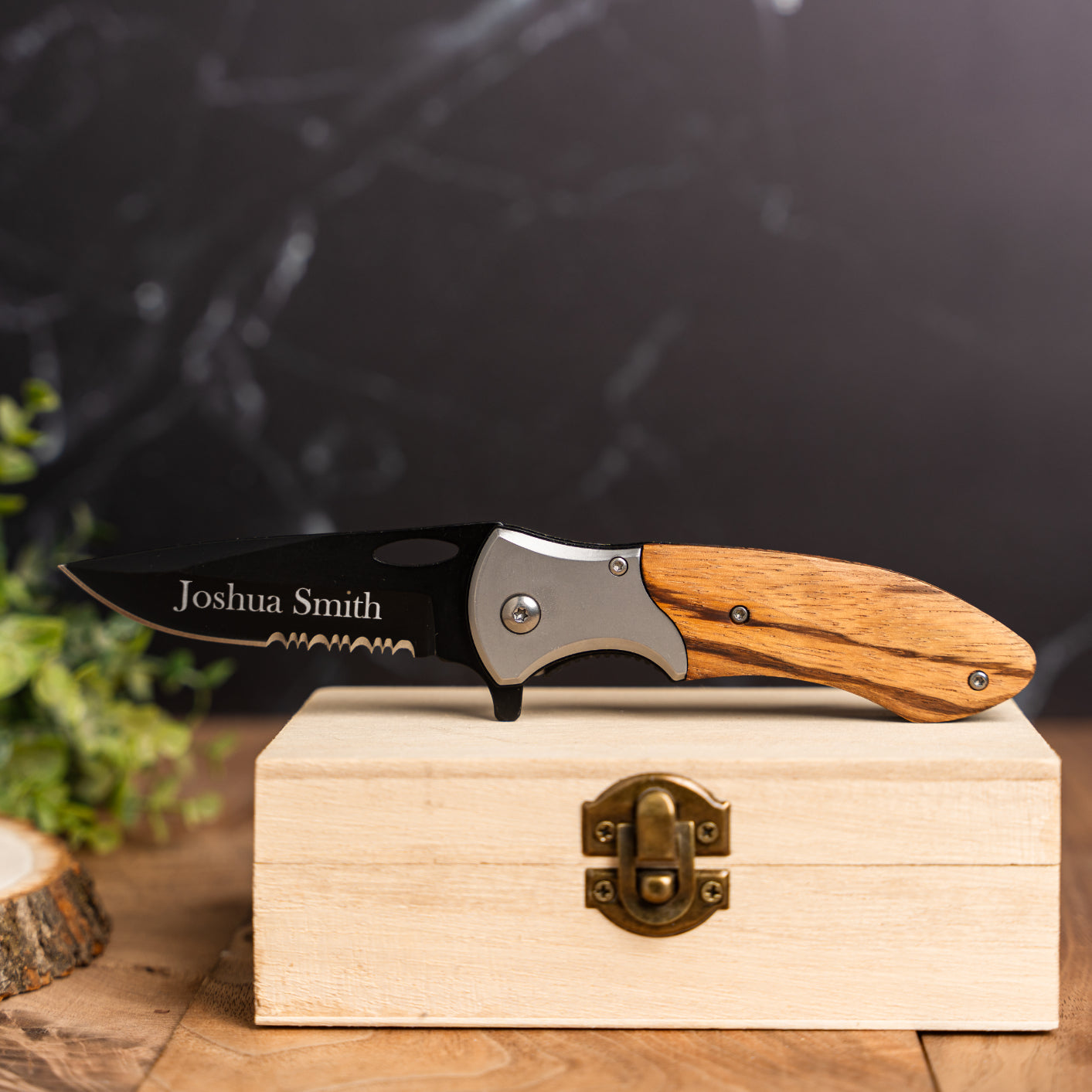 Customized Pakkawood Handle Hunting Knife - Black Blade