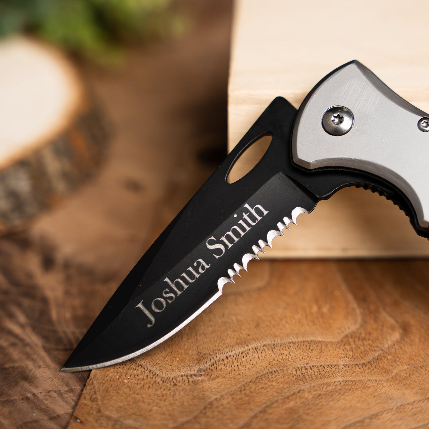 Customized Pakkawood Handle Hunting Knife - Black Blade