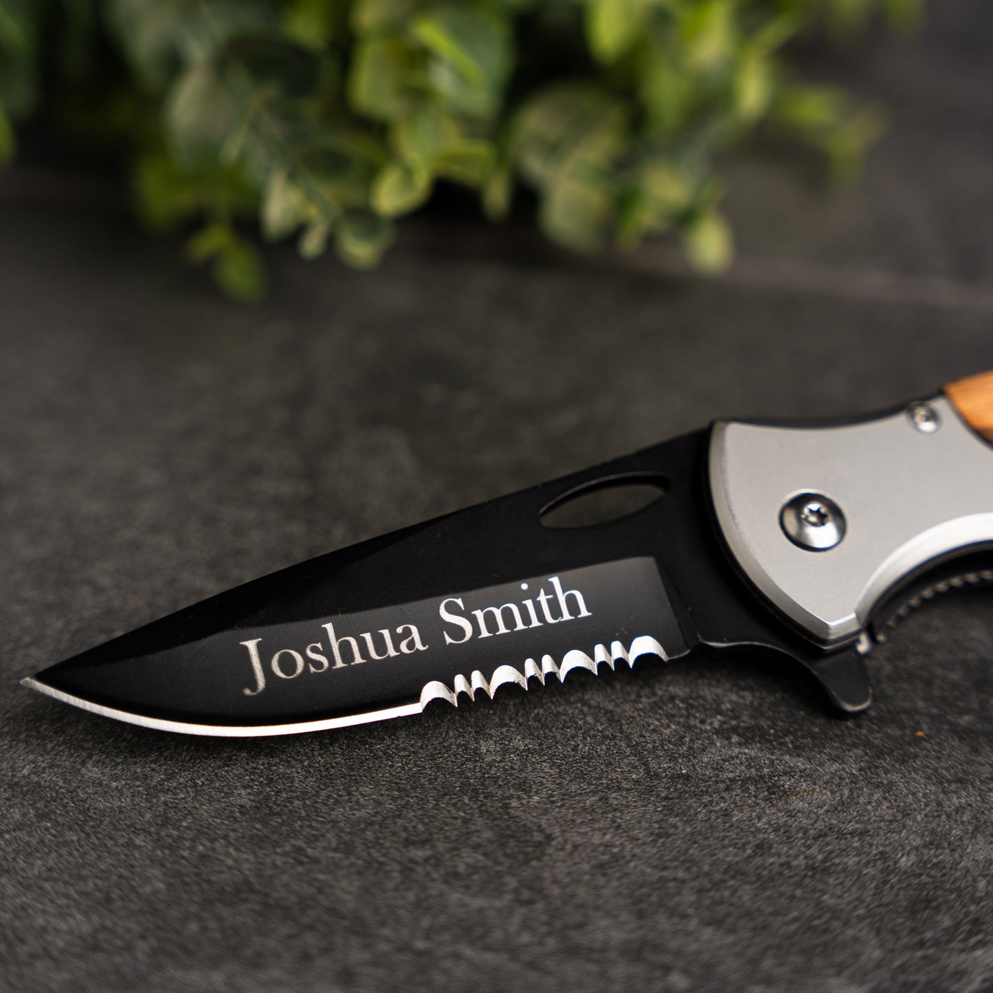 Customized Pakkawood Handle Hunting Knife - Black Blade